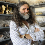 Paleontólogo Richard Fariña: “La sexta extinción comenzó hace decenas de miles de años”